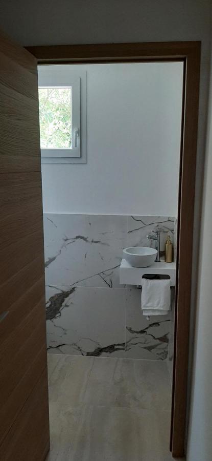 Magnifique Appartement 2 Chambres Avec 50 M2 De Jardin Privatif La Crau Dış mekan fotoğraf