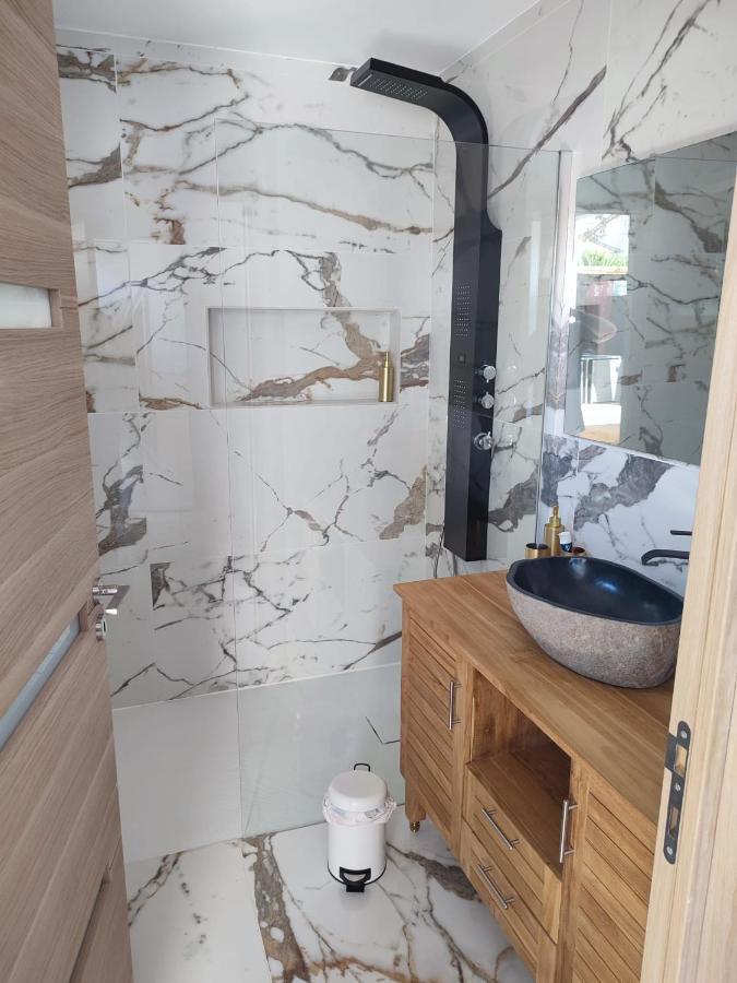 Magnifique Appartement 2 Chambres Avec 50 M2 De Jardin Privatif La Crau Dış mekan fotoğraf