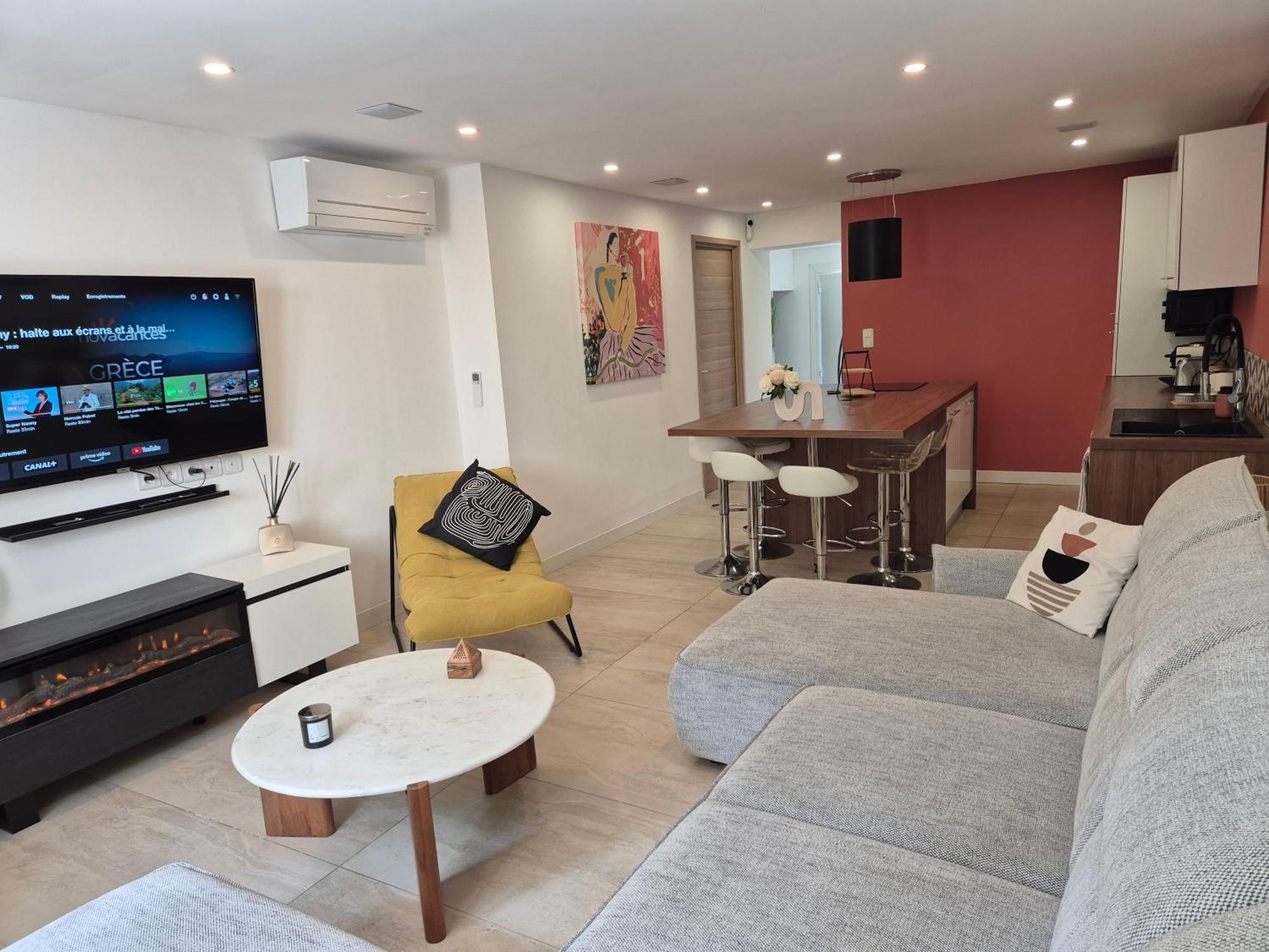Magnifique Appartement 2 Chambres Avec 50 M2 De Jardin Privatif La Crau Dış mekan fotoğraf
